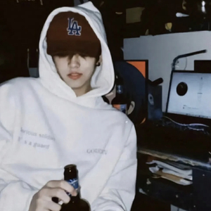 看动漫版日本人调戏中国女孩子的屁股
