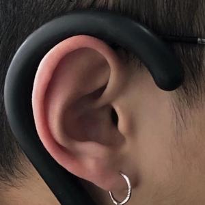 看动漫版日本人调戏中国女孩子的屁股
